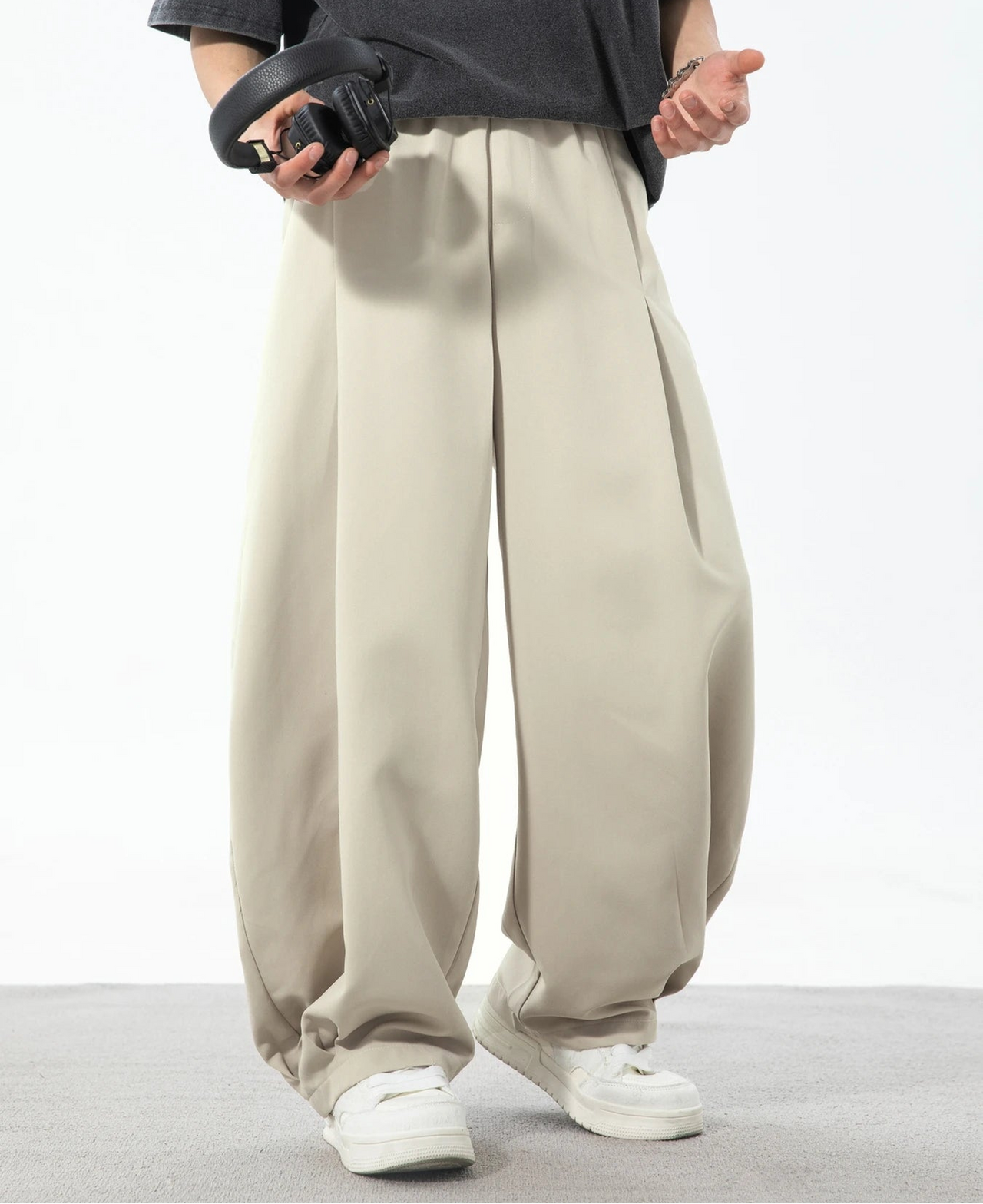 Pleated Balloon Fit Trousers