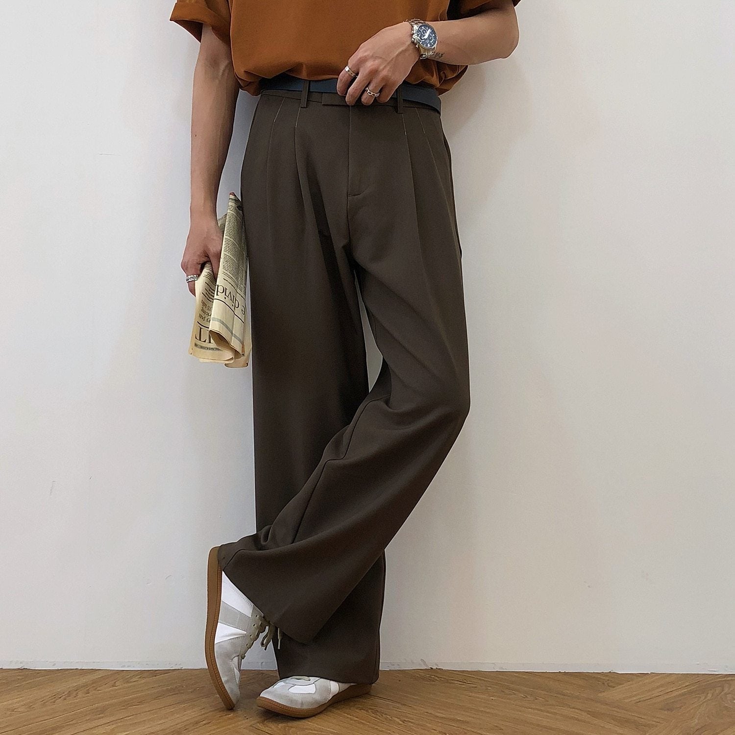Light beige pair of regular fit cotton stretch trousers – Rota SRL
